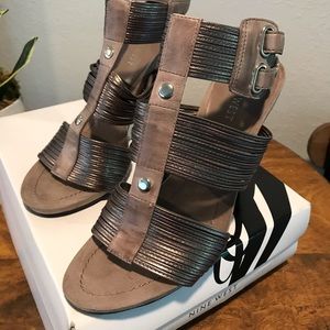 NINE WEST NW STYLE FILE TAUPE HH Sandal- SZ 8